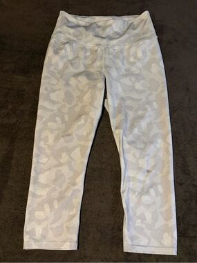 Danskin Camo Greyscale Leggings